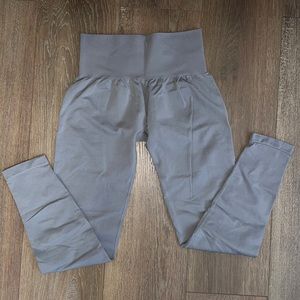 NVGTN light grey solid seamless legging, size small